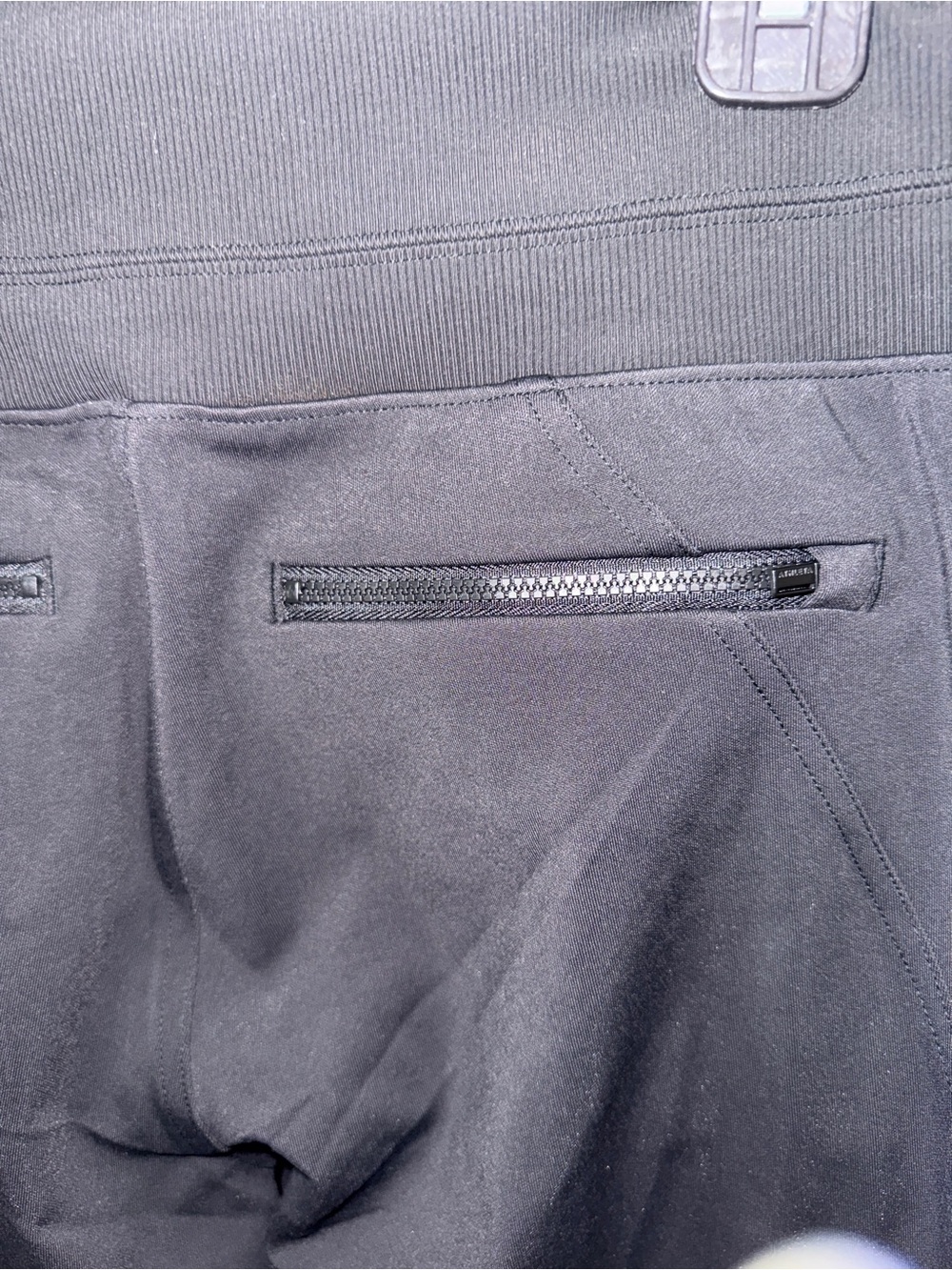 NWT Athleta Venice High Rise Jogger Black Size S Pockets - Picture 9 of 10